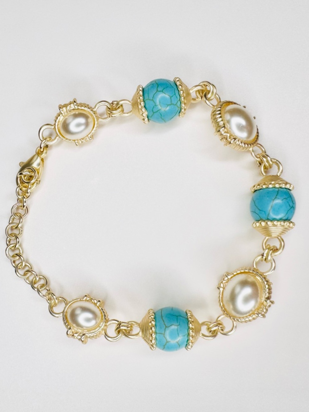 TURQUOISE & MOTHER OF PEARL BRACELET SET IN GOLD
